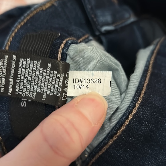 Express slim flare jeans in a size 6 - Picture 7 of 7